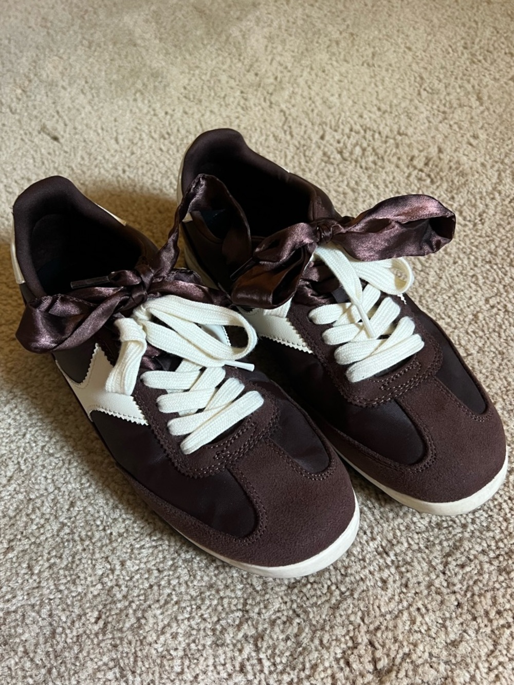 Women’s Brown and White Ribbon Sneakers